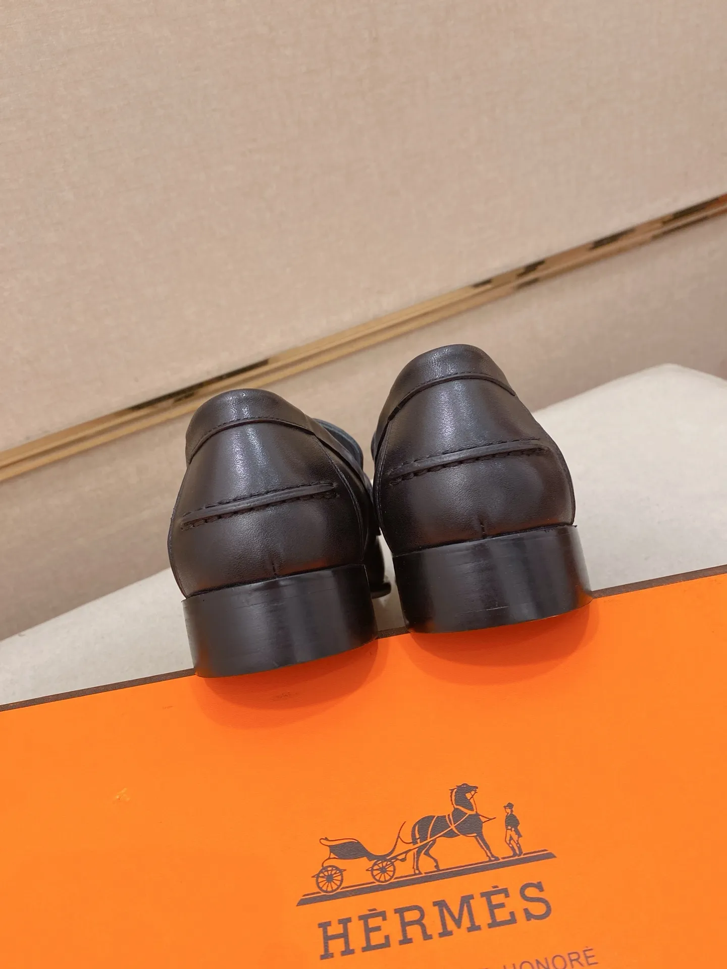 Men's shoes💰: 620💰[HERMES/Hermes]⚠️Top craftsmanship-fashionable business casual style! Pure and high quality can be compared at 1:1! Fabric: Original full-grain cowhide/Lining: Cowhide lining! The texture and comfort have been improved to another level! Rubber anti-slip bottom! Yardage: 39-44. Can be customized for 38.45.